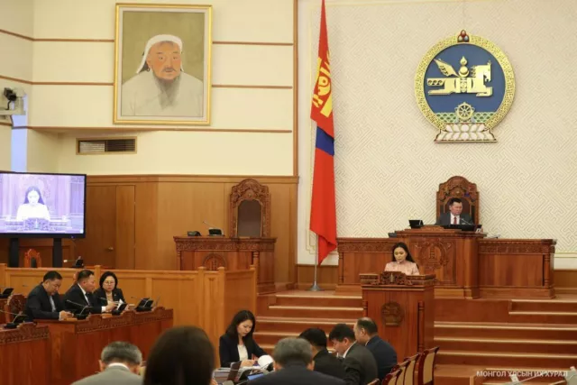 “Тусгай сангаар дэмжихгүй бол соёл урлаг хөгжихгүй байгаа юм уу“