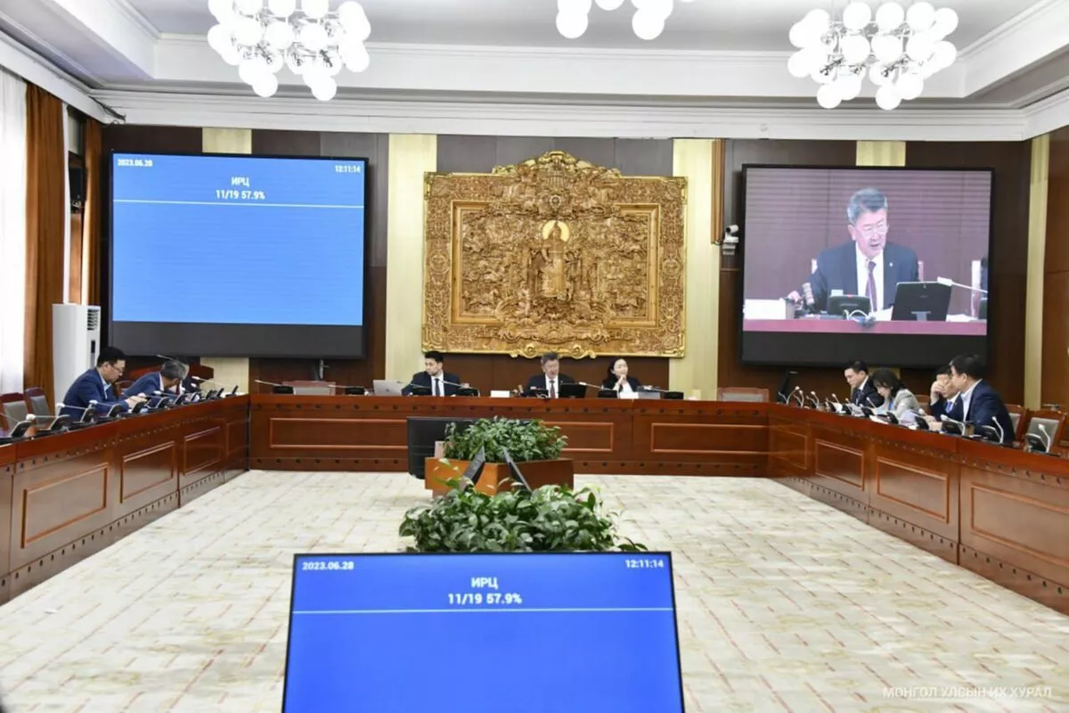 Улс төрийн намын тухай хуулийг эцсийн хэлэлцүүлэгт шилжүүлэв