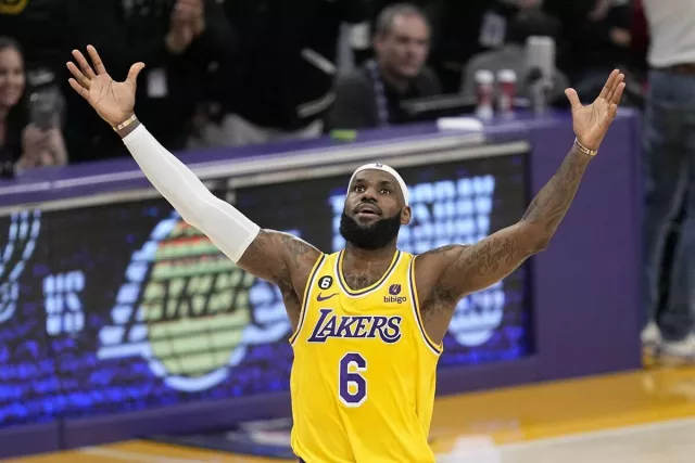 Америкчууд дэлхийн аваргаас ганзага хоосон буцсаны дараа NBA-гийн топ одод Парисын олимпыг зорих тухай мэдээ тарав
