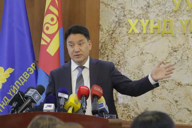 “Роснефтээс авдаг дизель түлш хоригт багтаагүй. АИ92 бензиний нийлүүлэлтийн талаар хоёр хоногт хариу ирнэ“
