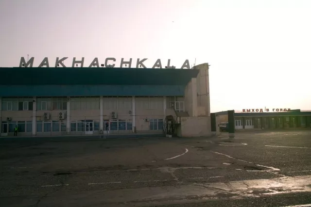 Израилийг эсэргүүцэгчид Дагестаны нийслэлийн нисэх буудлыг дайран эзэлжээ