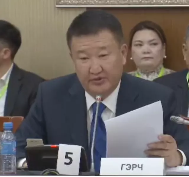 Д.Бат-Эрдэнэ: Өмнөговийнхон надад итгэдэг, зөвлөгөө авдаг. Бүгд миний дүү нар, би сургаад явдаг