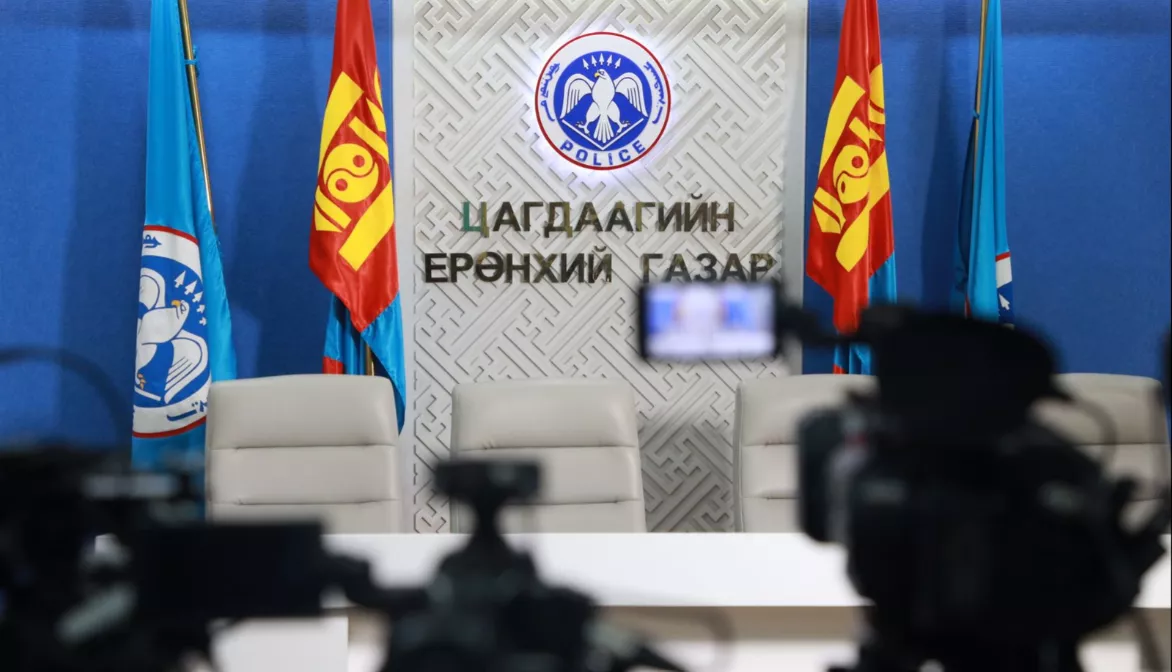Төлбөр тооцооноос маргаан үүсгэж, олон нийтийн газарт танхайрсан ОХУ-ын иргэнд 10 хоног баривчлах шийтгэл оногдуулав