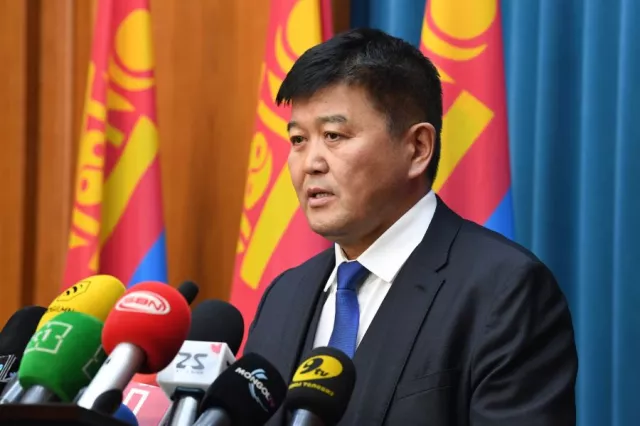 Х.Болорчулуун: Гол нэрийн 19 хүнсний бүтээгдэхүүний импортын гаалийн татварыг жил бүр 5%-аар нэмж, 20%-д хүргэнэ