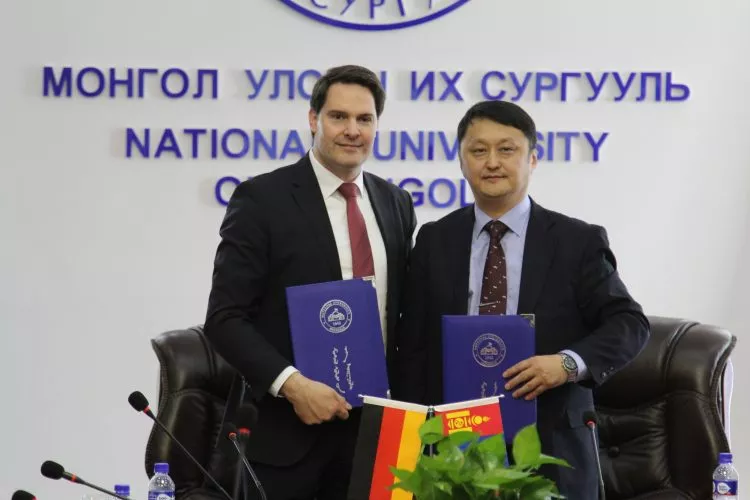 МУИС: ХБНГУ-ын Холбооны Хөдөлмөрийн Агентлагийн Их Сургуультай Хамтын ажиллагааны гэрээ үзэглэлээ