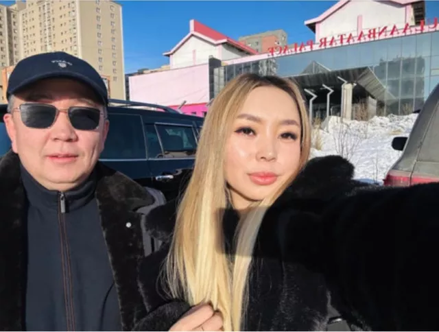 Тэмцэгч Д.Мөнх-Эрдэнэ сайн ахын дүрээр тодров уу