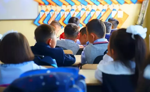 Өнөөдрөөс ЕБС-иудын III дугаар улирлын хичээл эхэллээ