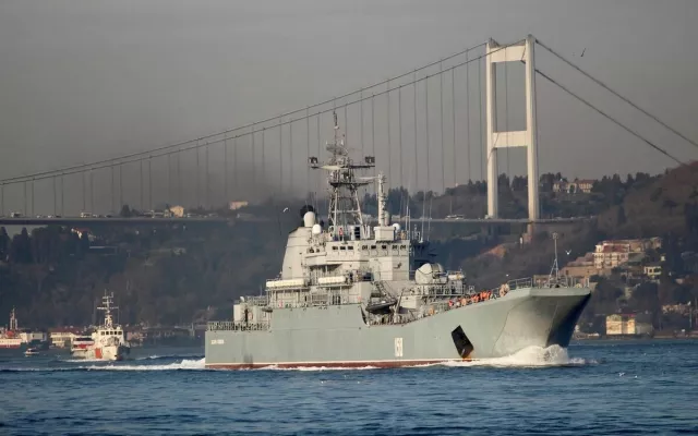 Украины зэвсэгт хүчин Хар тэнгист Оросын бас нэг байлдааны хөлгийг живүүлжээ