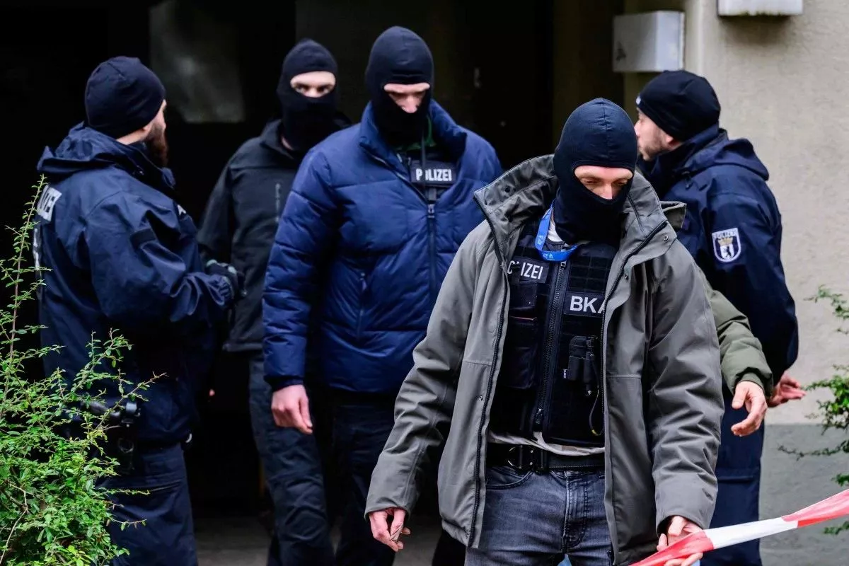 Олон жил эрэн сурвалжлагдаж байсан Улаан Армийн эмэгтэй гишүүнийг Германы цагдаа нар баривчилжээ
