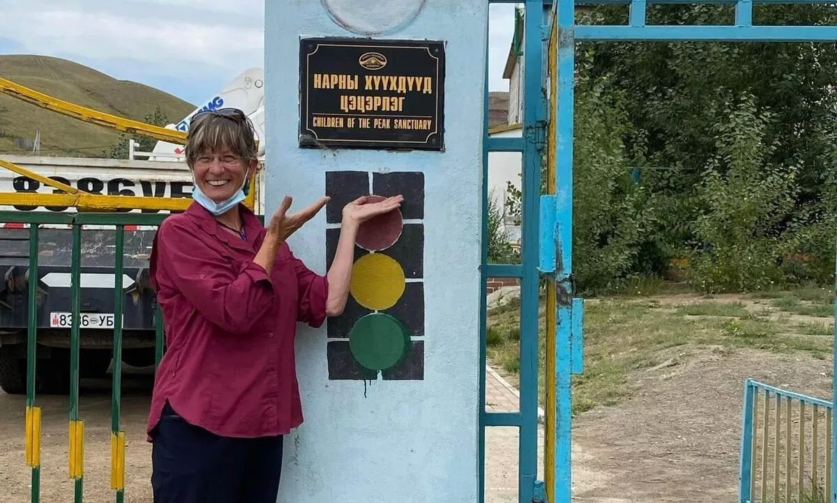 “Улаан чулуут”-тай хувь заяагаа холбосон Жулиа Вэлүү