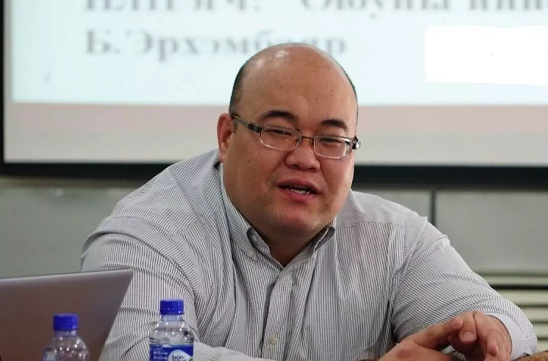 Хуульч Б.Гүнбилэг: Ийм төсөв энэ янзаараа батлагдвал Үндсэн хуулиа зөрчинө