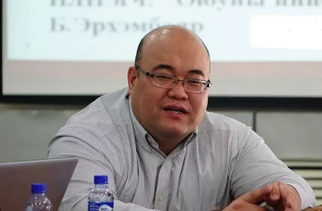 Хуульч Б.Гүнбилэг: Ийм төсөв энэ янзаараа батлагдвал Үндсэн хуулиа зөрчинө