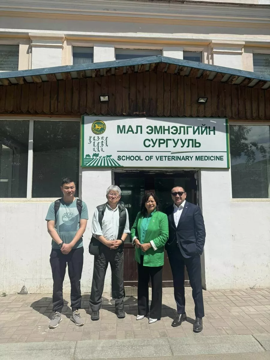 102 малын их эмч улсын шалгалтаа амжилттай өглөө.