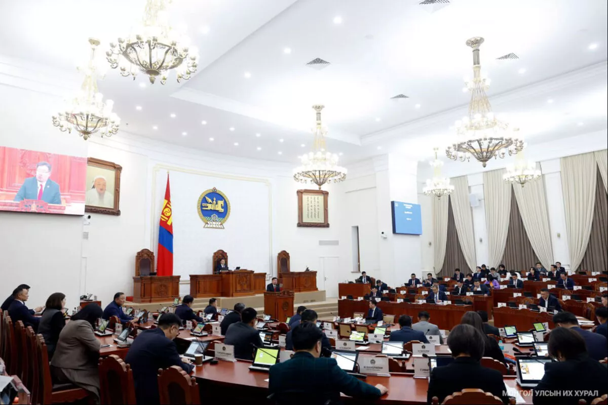Хориг: Засгийн газар ямар ч төсөв оруулж ирж болно, парламентад “засах” эрх нь байсан