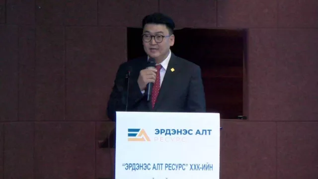 Амь насаа 3 тэрбумаар үнэлж, 30 саяар өөрийгөө даатгуулсан төрийн өмчит “Эрдэнэс алт ресурс“-ын захирал Э.Ууганбаярыг шалгаж эхэлжээ