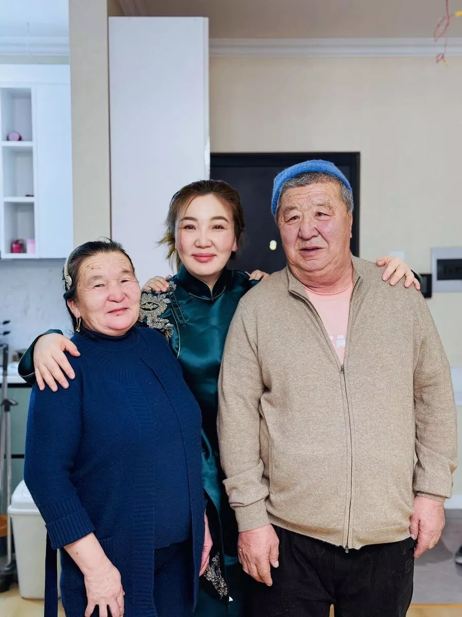Ерөнхийлөгч У.Хүрэлсүх сэтгүүлч Н.Өнөрцэцэгт уучлал үзүүлжээ
