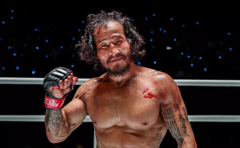 ONE FC: Б.Энх-Оргил өрсөлдөгчөө буулган авч, аваргын бүсэнд ойртлоо