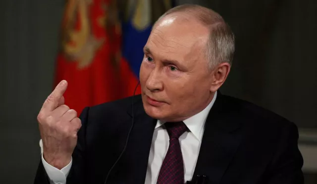 Путин зэвсгийн үйлдвэрлэлээ нэмэгдүүлж, ирээдүйн шинэ дайнд бэлтгэхийг тушаажээ