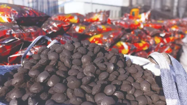 “Тавантолгой түлш” түлш үйлдвэрлэхээ больж “Made in china”-г борлуулагч болох уу?!