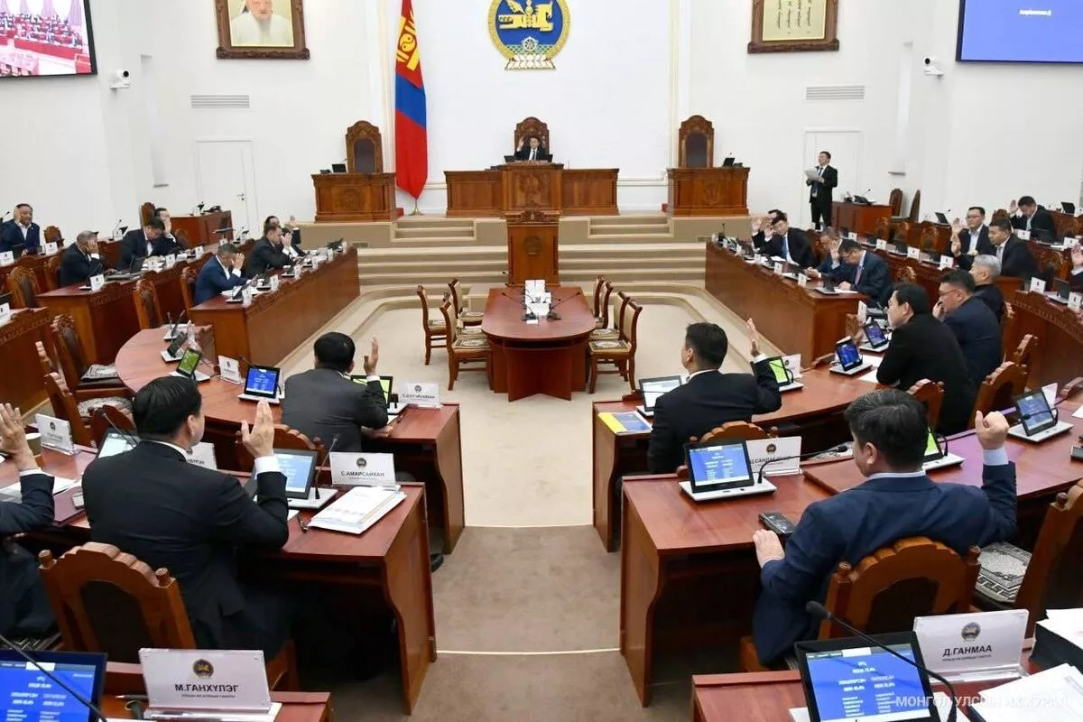 Улс төрийн тогтворгүй байдлаас болж том төслүүд гацаад эхэллээ