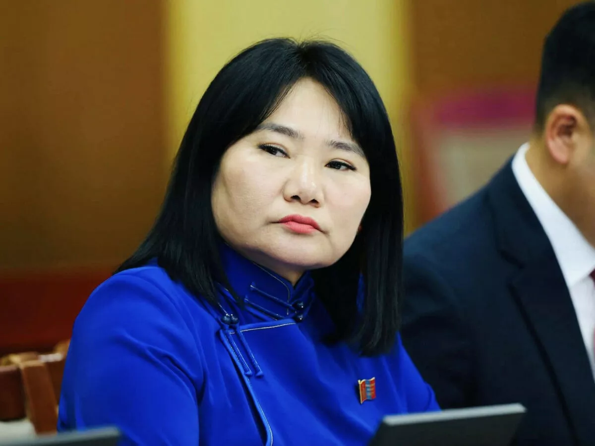 Ц.Мөнхтуяа: Төсвийн үрэлгэн зардлуудаа танаад, данхар бүтцээ эмхэлбэл багш нарын цалинг нэмэх хангалттай мөнгө гарна