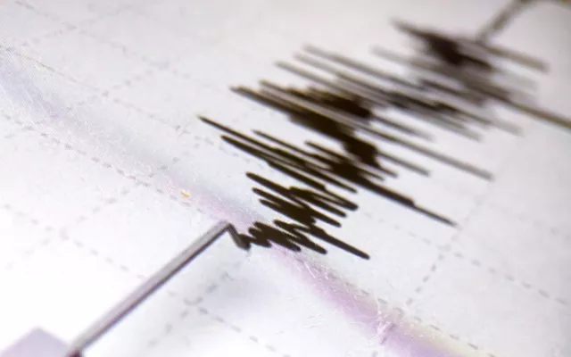 Японд хүчтэй газар хөдөлж болзошгүйг анхааруулжээ