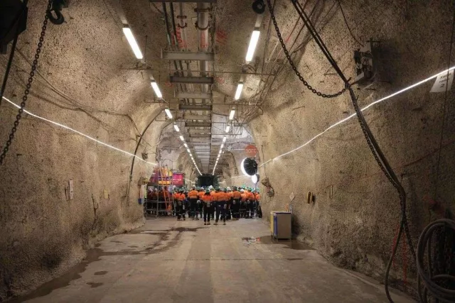 Засгийн Газар Оюу толгой төслийн хэрэгжилтэд молигдуулсаар байх уу?