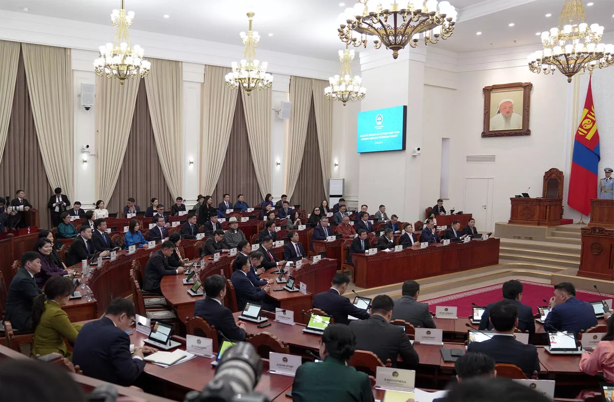 Намрын чуулганаар хэлэлцэн баталсан онцлох хуулиуд