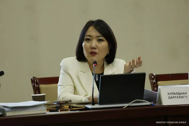 Х.Булгантуяаг Д.Үүрийнтуяагаар солих уу