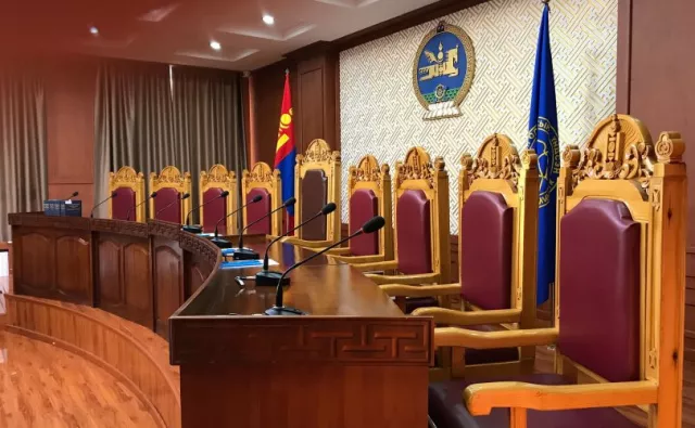 Сонгуулийн хууль Үндсэн хууль зөрчсөн эсэх асуудлаар маргаан үүсгэжээ