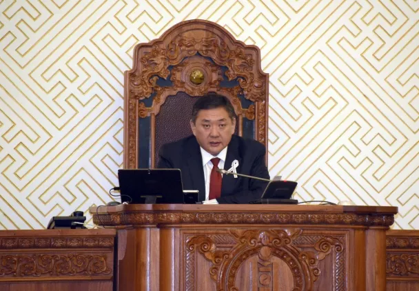 М.Энхболд:Төрийн алба улс төрийн сонгуулийн мөчлөг дагаж өөрчлөгдөхгүй