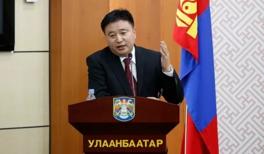 Шаардлагатай газар нь автобусаа нэмээч, хотын даргаа!