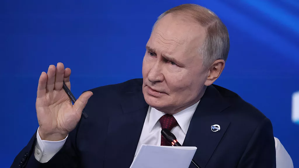 Энэ дайныг зогсоож чадах хүн, хүч байна уу?