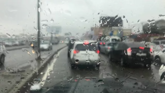 Баруун болон зүүн аймгуудаар дуу цахилгаантай бороо орно