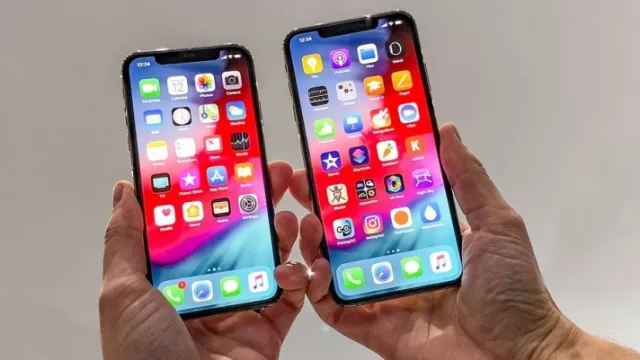 “Apple” компани “iPhone” загварын шинэ гар утаснуудаа танилцууллаа