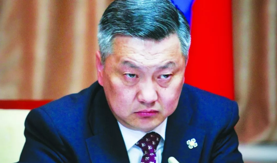 Тамгын газрын даргаа огцруулаач, Ерөнхийлөгч өө!
