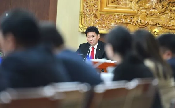 Шуурхай: Ерөнхий сайдыг огцруулах асуудлыг 16.00 цагаас хэлэлцэнэ