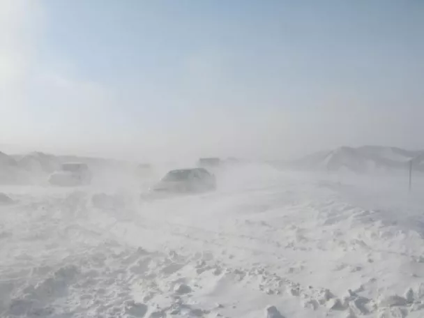 Сэрэмжлүүлэг: 49 градус хүртэл хүйтэрч, цасаар шуурна