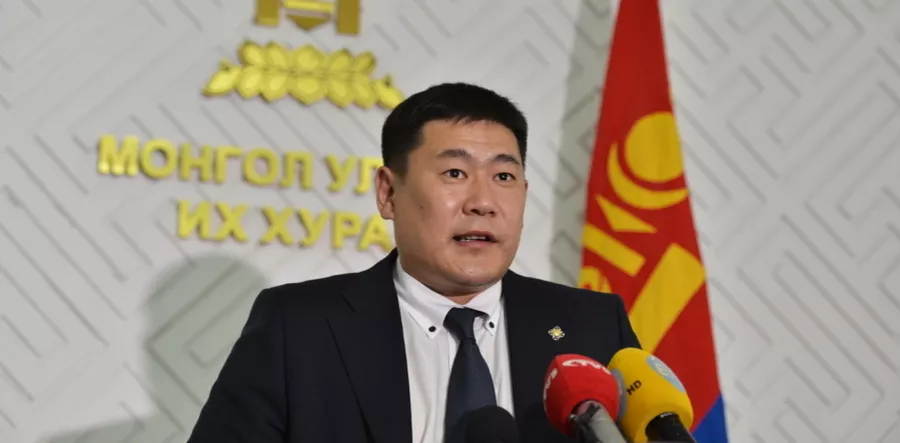 Л.Оюун-Эрдэнэ: Нийгэм энэ хүнийг УИХ-ын даргаар хүлээж авч чадахгүй байна