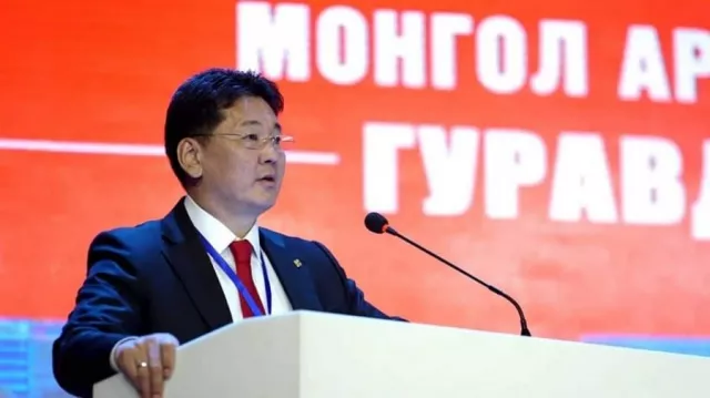У.Хүрэлсүх: Монгол төр гацаанд орчихоод байна