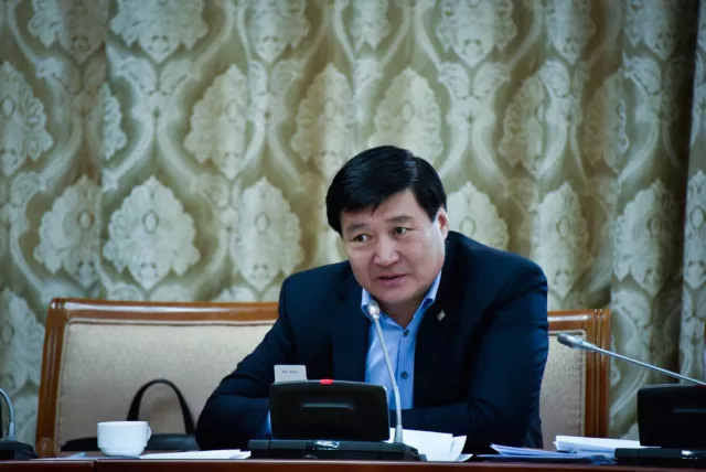 Тав хоног амралт, сувилалд амраах асуудлыг өөрөөр шийдэх ухаан байсангүй юу?