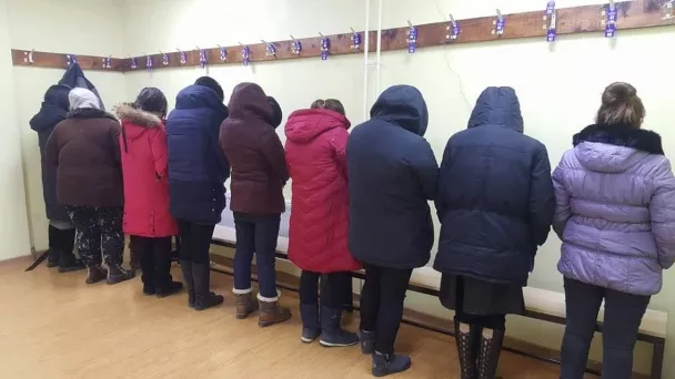 "Саппоро"-д биеэ үнэлж байсан 12 эмэгтэйг саатууллаа