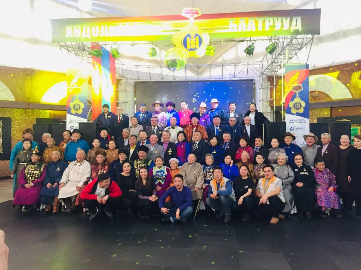 “Талх чихэр” ХК Хөдөлмөрийн баатрууддаа  сар шинийн баярын хүндэтгэл үзүүллээ