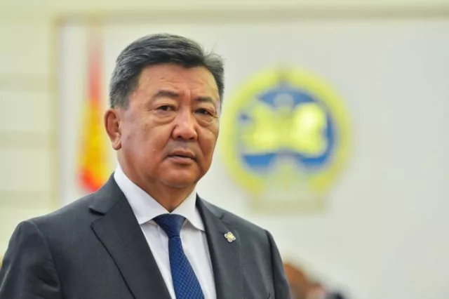 Батлан хамгаалахын сайд Н.Энхболд огцрох өргөдлөө өгөх ёстой