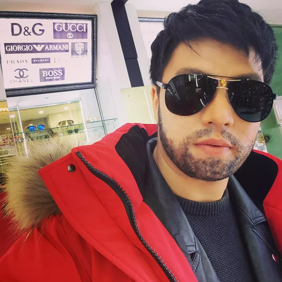 Дуучин А Cool реппер Gee-д эр хүн шиг нударгаараа үзье гэв