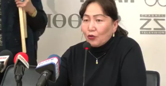 "Ц.Нямдорж огцрохгүй бол яамных нь өмнө суулт зарлана"