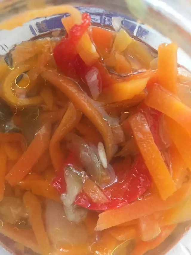 Багро салатнаас өт гарчээ