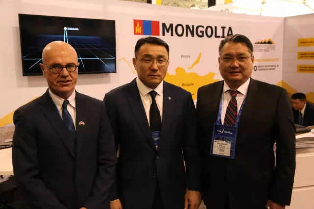 Монгол улс хөгжлийн хурдасгуур том төслүүдээ Торонтод танилцууллаа