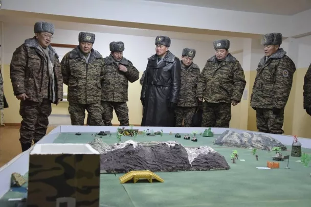 Батлан хамгаалахын сайд Ховд, Баян-Өлгийд ажиллалаа