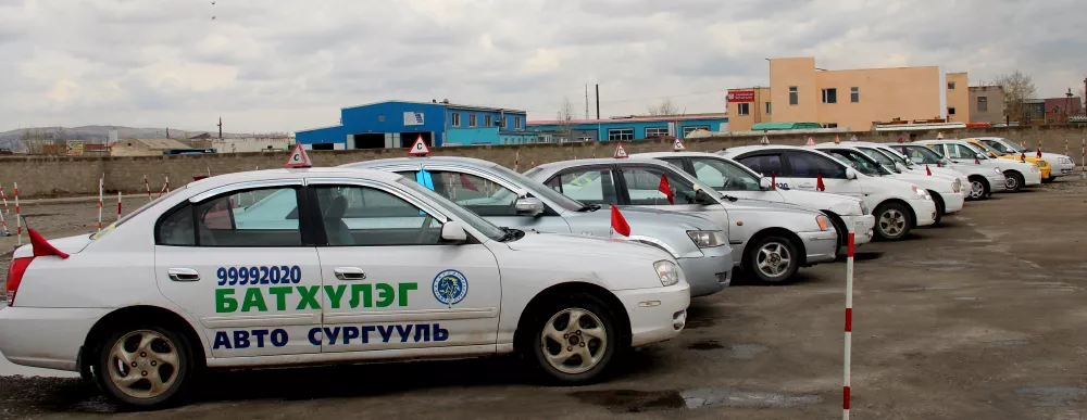 Жолооны курсуудыг цэгцэлж, чанартай жолооч бэлтгэнэ